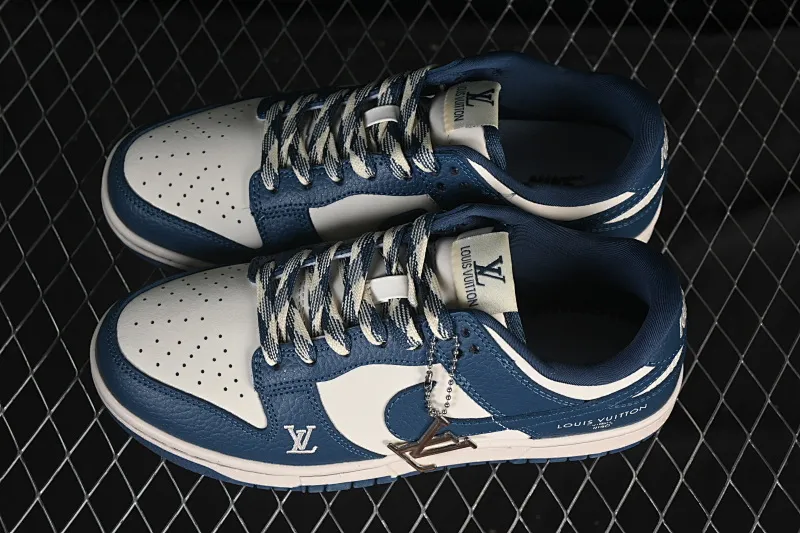 All categories Nk SB Dunk Series Nk SB Dunk Low High-end customized low-top sneakers Nike SB Dunk Low LV co-branded milk gray dark blue high-end customized low-top casual sneakers SC0601-477